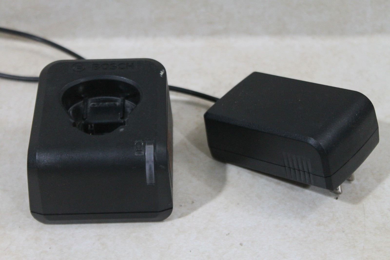 TESTED Genuine OEM Bosch 12V Volt Battery Charger GAL 12v-20