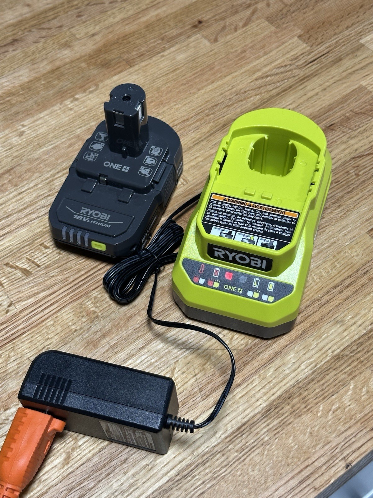 Ryobi ONE+ 18V Lithium Charger PCG002 w/ 18V 2Ah Battery