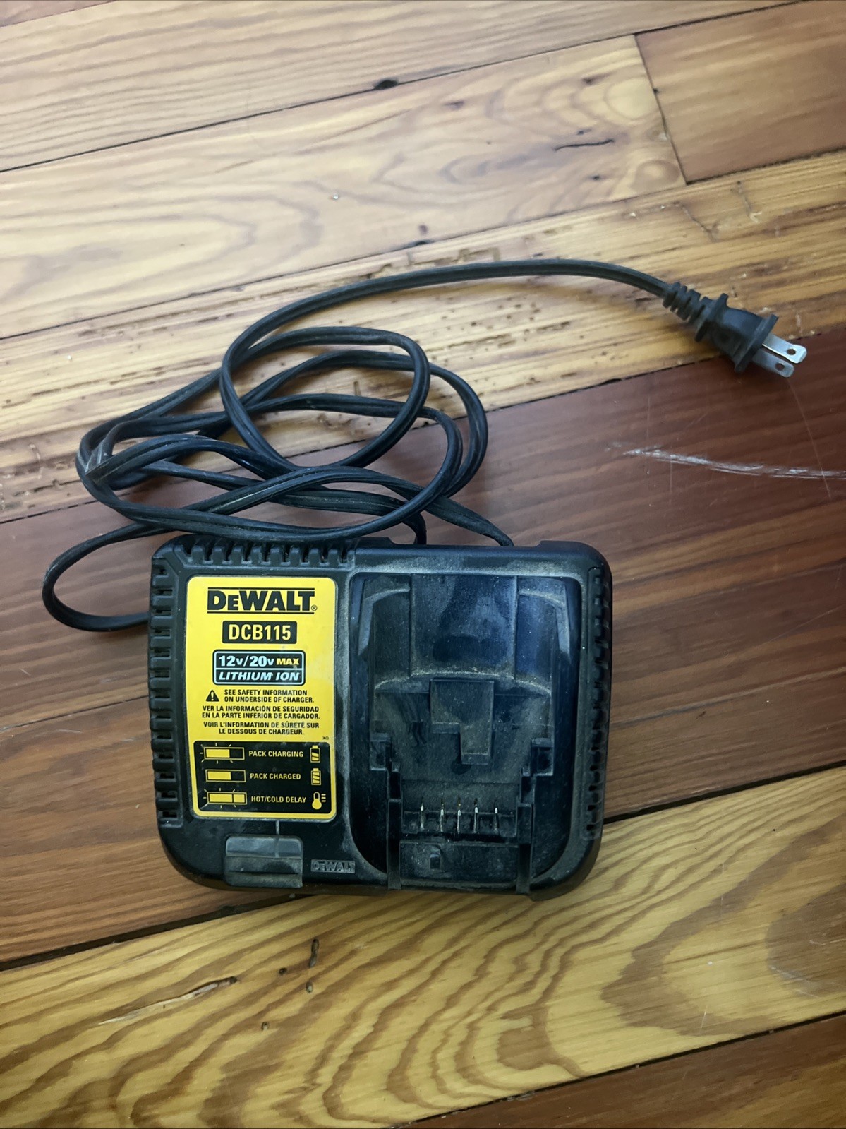 DEWALT DCB115 12V/20V MAX Lithium Ion Power Tool Battery Charger Black Genuine