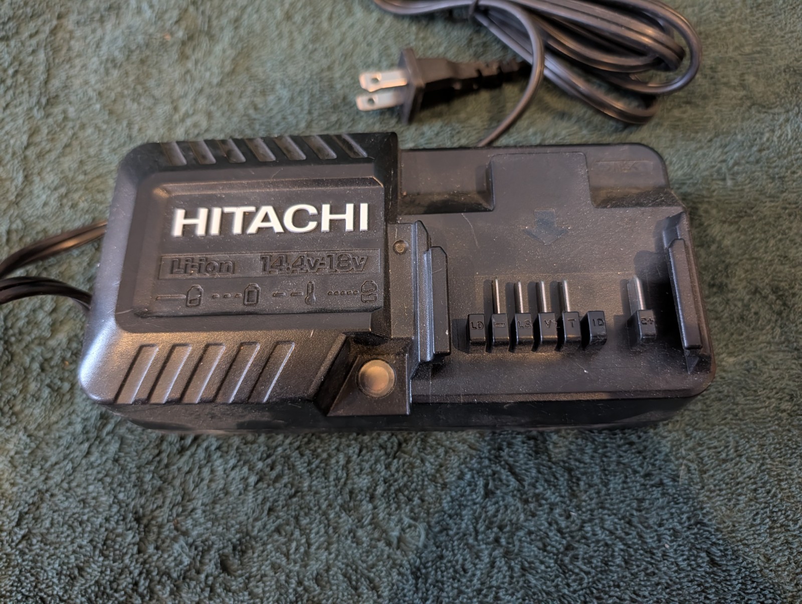 HITACHI UC18YKSL Lithium Battery Charger 14.4V- 18V