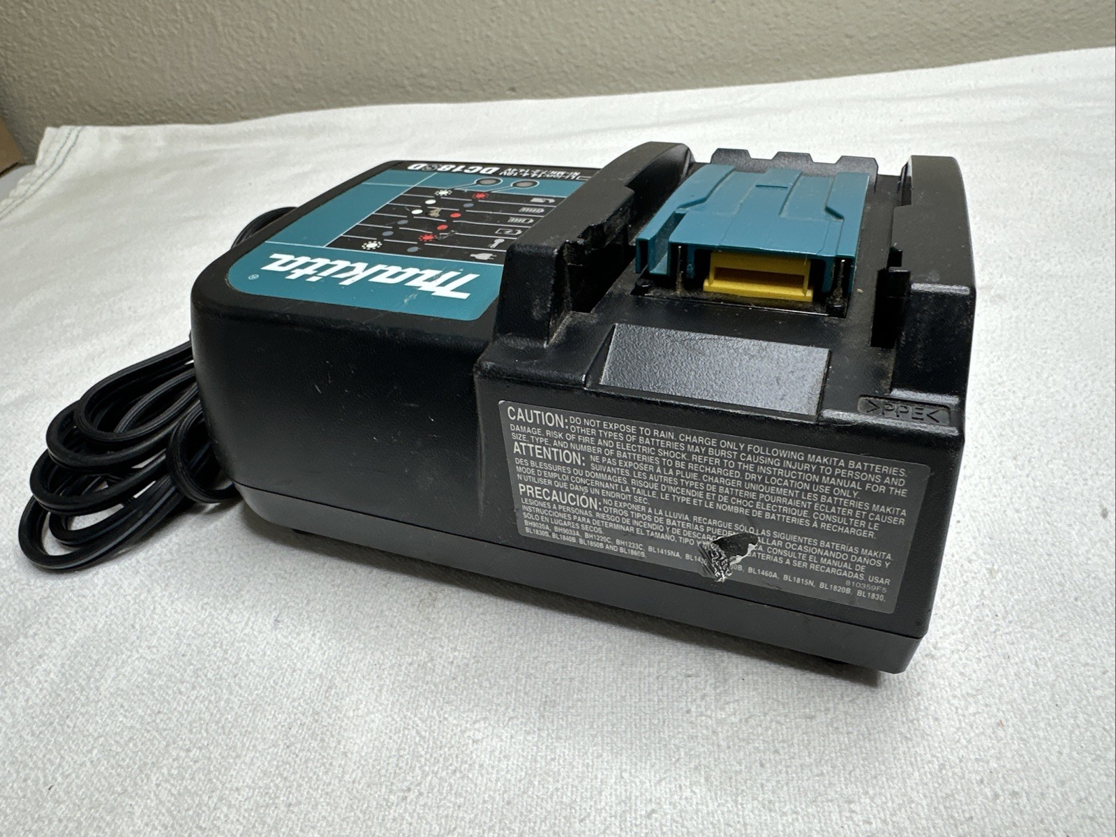Makita DC18SD 18V Standard Battery Charger ONLY