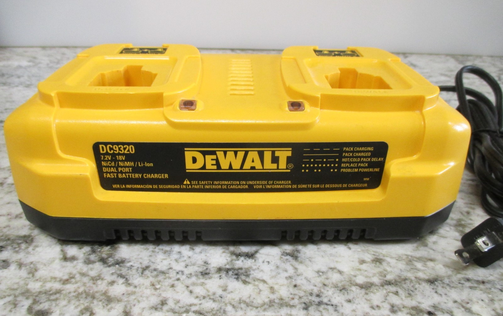DEWALT DC9320 Dual Port 7.2V-18V Li-Ion/NiCd/NiMH Battery Charger *TESTED WORKS*