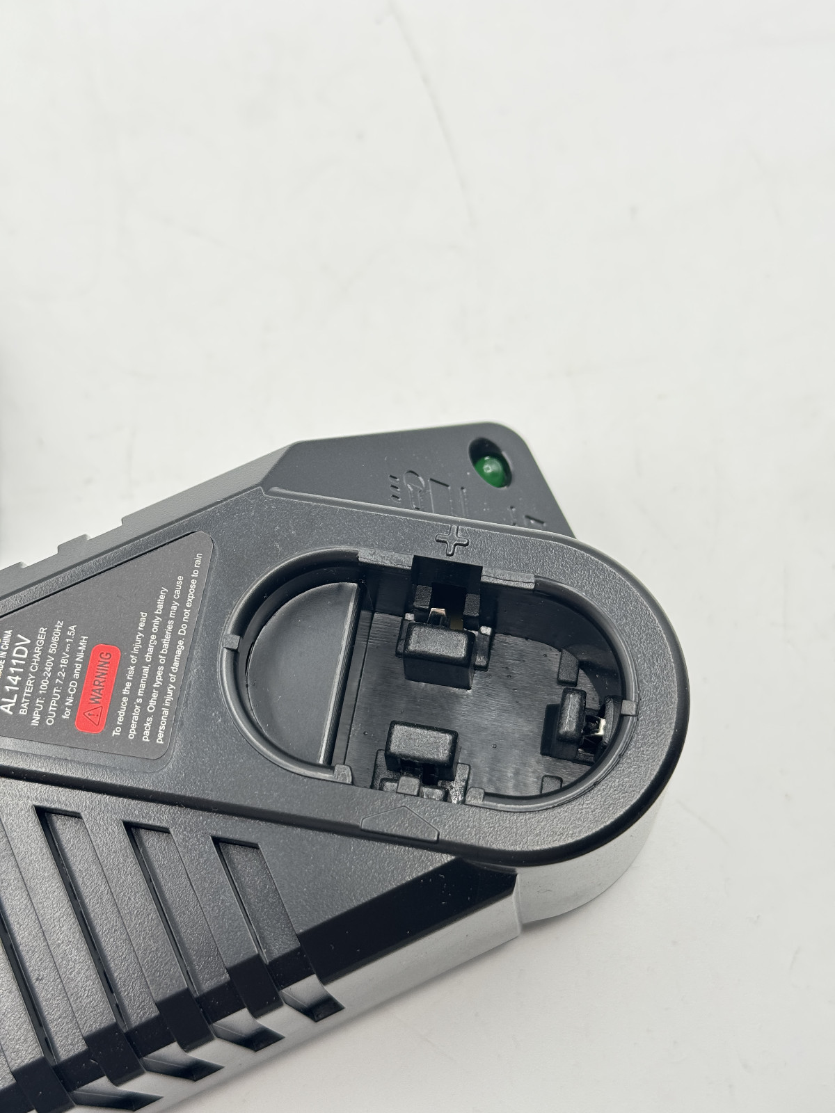 Ni-MH Ni-CD Battery Charger For Bosch BAT038 BAT048 BAT120 7.2V-18V Power Tool