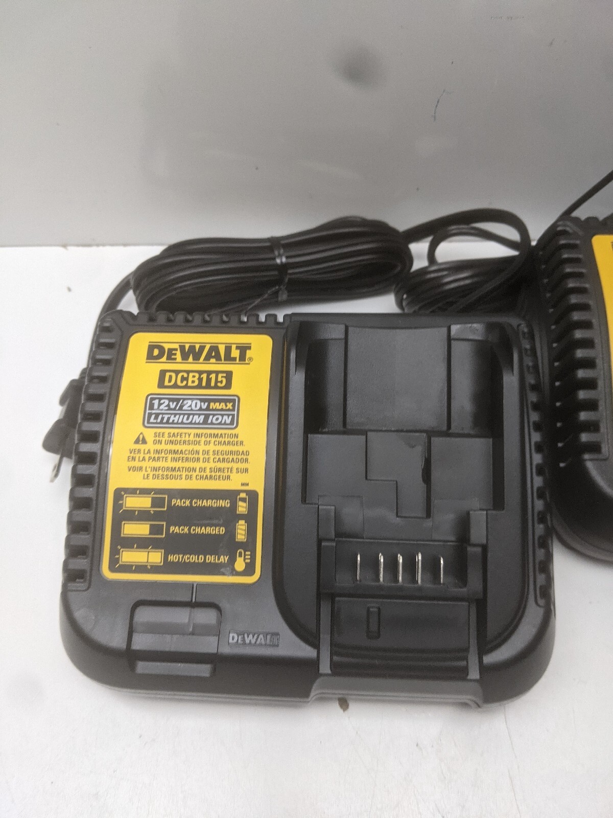 DeWalt DCB115 12v/20v Max Li-ion Battery Charger (2pc)