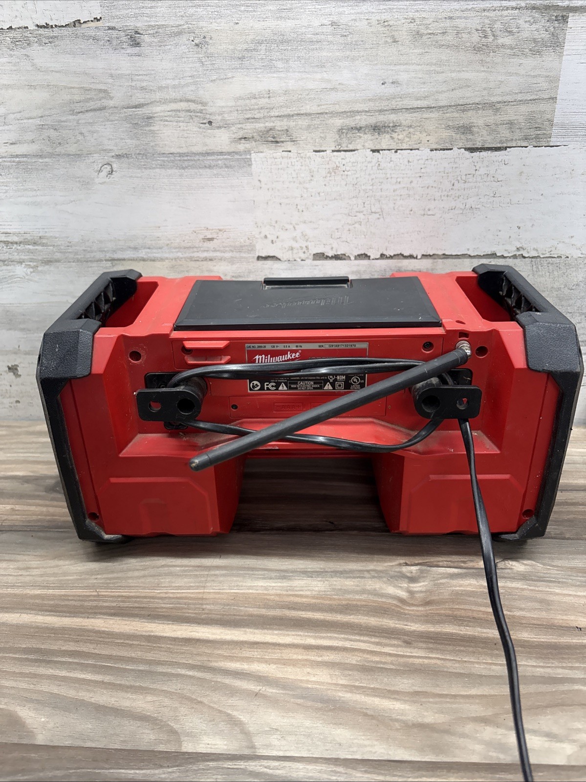 Milwaukee 2890-20 M18 Jobsite Radio AM/FM Cordless Corded USB Port Red Black