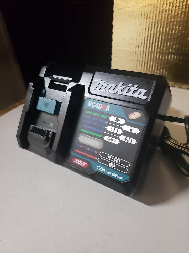 Genuine Makita DC40RA 40V max XGT® Rapid Optimum Charger “New”
