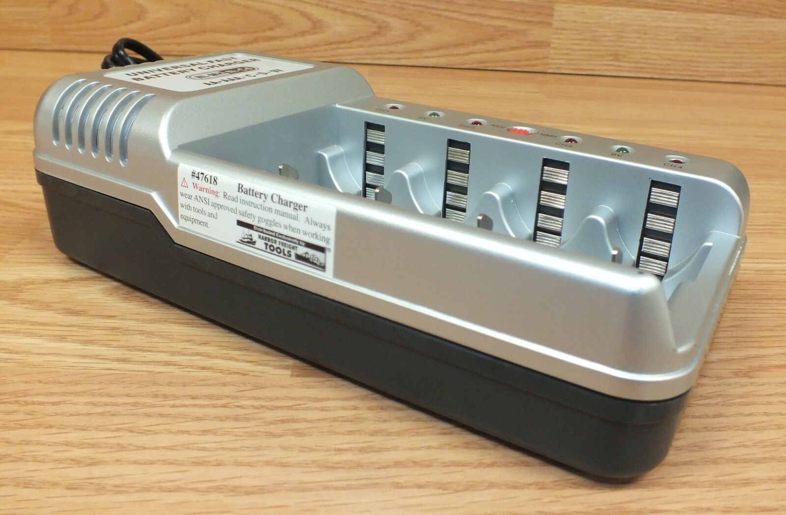 Unbranded (V-1199) NI-MH NI-CD Multi Sive & Voltage Battery Charger **READ**