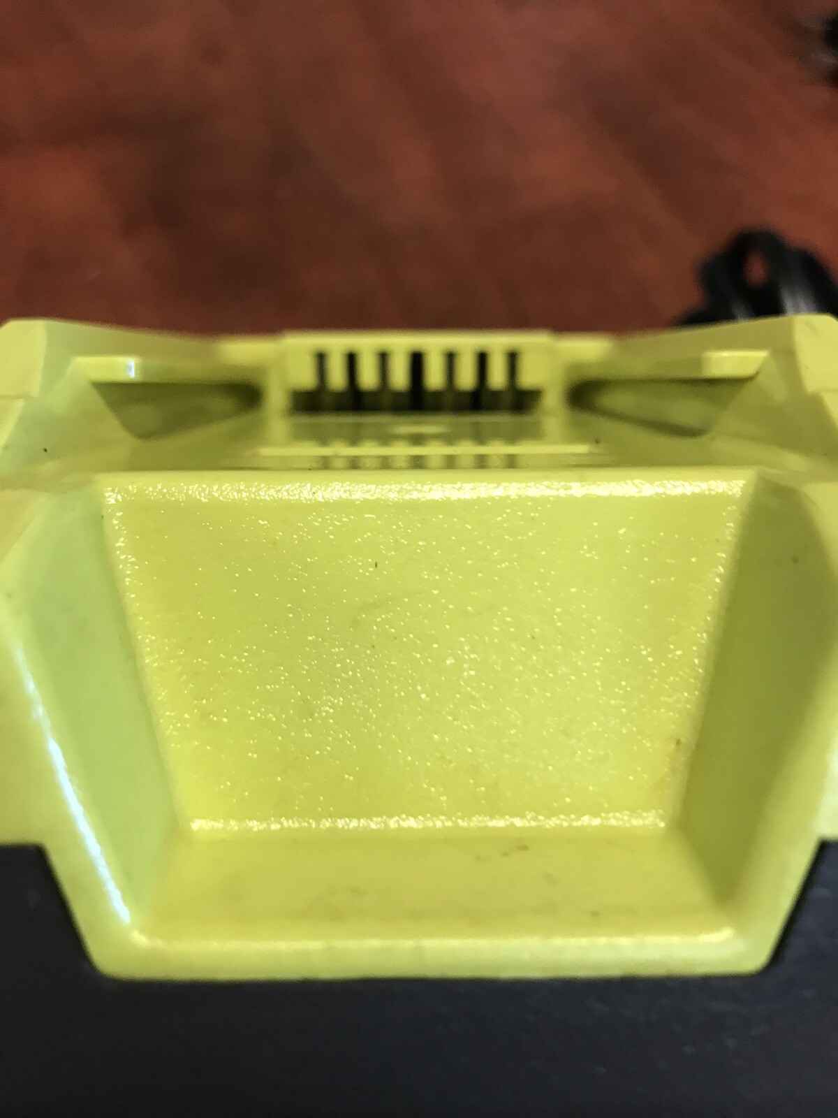 Slightly Used Genius RYOBI 40-Volt Lithium-Ion Charger OP401 Tested Works
