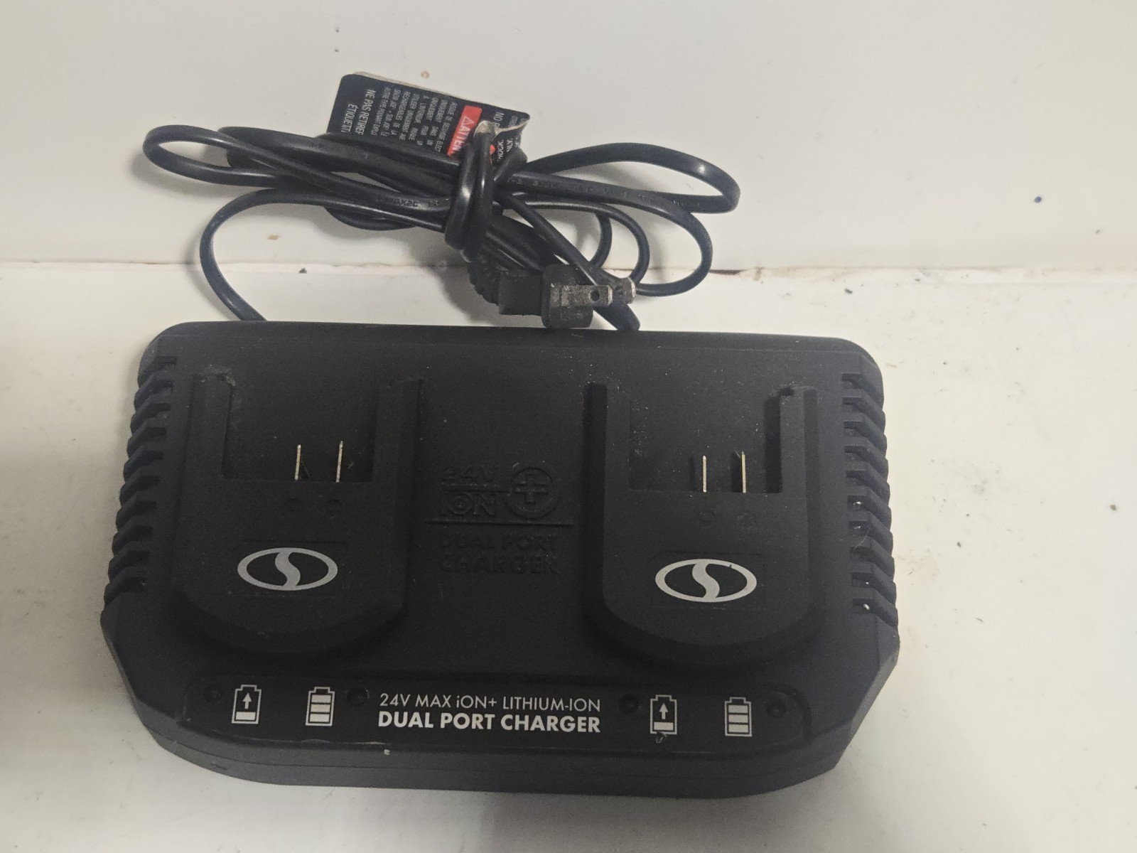 Snowjoe ion+ 24V Lithium-ion Class 2 Battery Dual Port Charger 24VCHRG-DPC-2