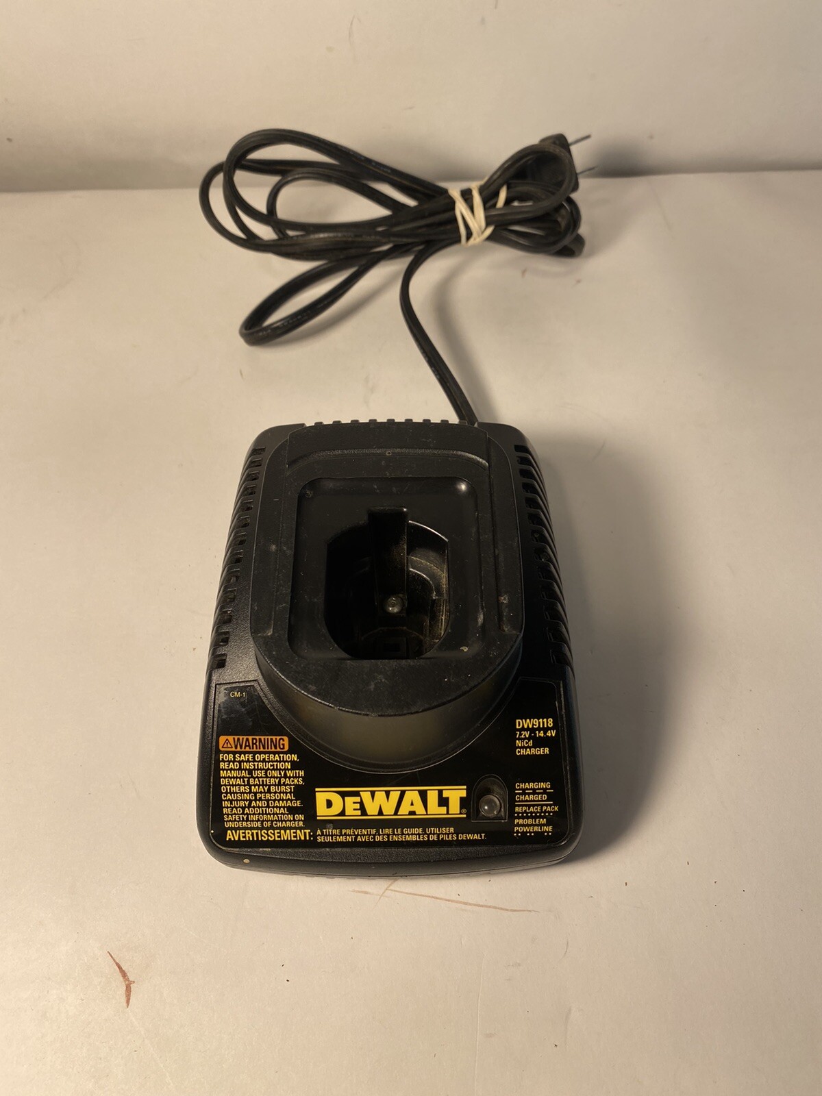 Dewalt DW9118 7.2v-14.4v NiCD Battery Charger