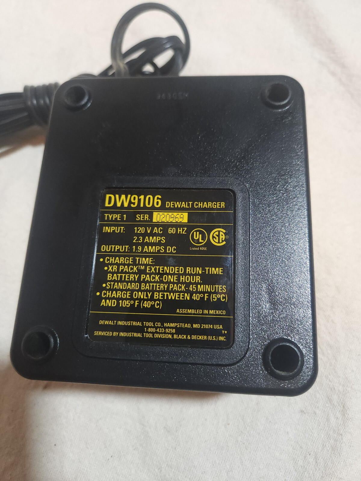 Dewalt DW9106 XR PACK Extended Run Time 45m-1Hr Battery Charger