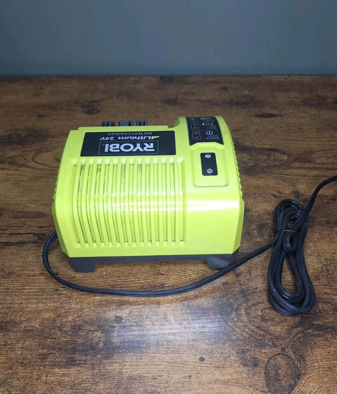 RYOBI Lithium 24V Battery Charger Model OP140 (Charger Only)