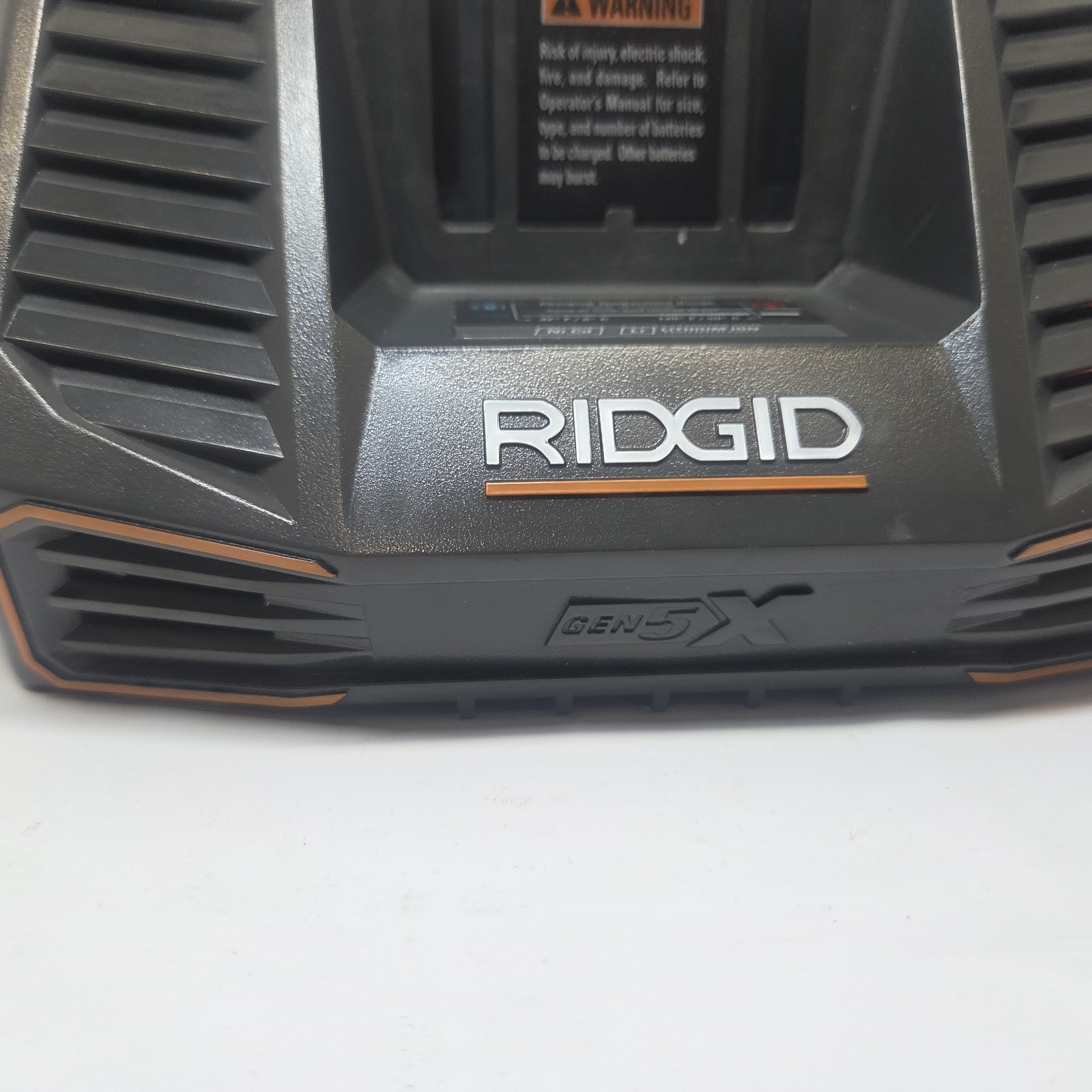 RIDGID R840095 GEN5X OEM Dual Chemistry Battery Charger With 18V 2.0 Ah Battery