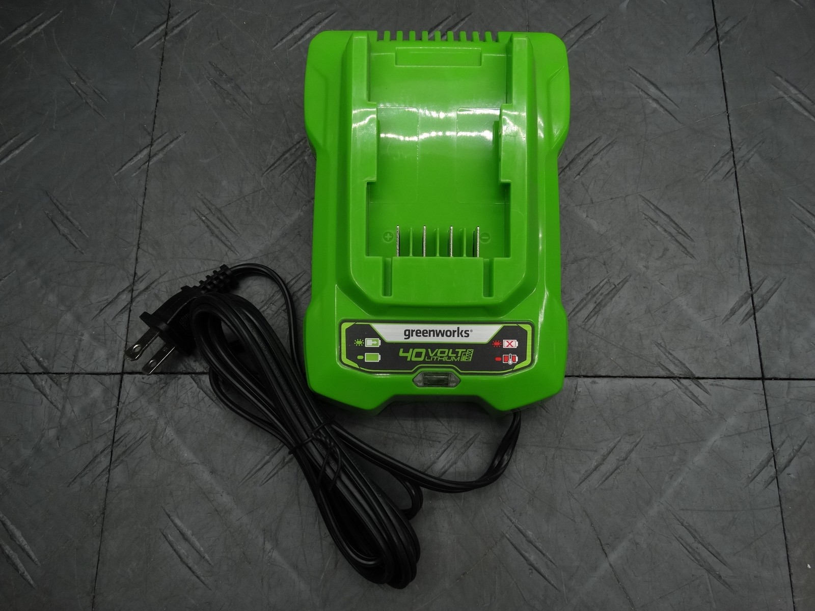 Greenworks 40V Battery Charger 29482 Wall Mountable Diagnostic LED Genuine