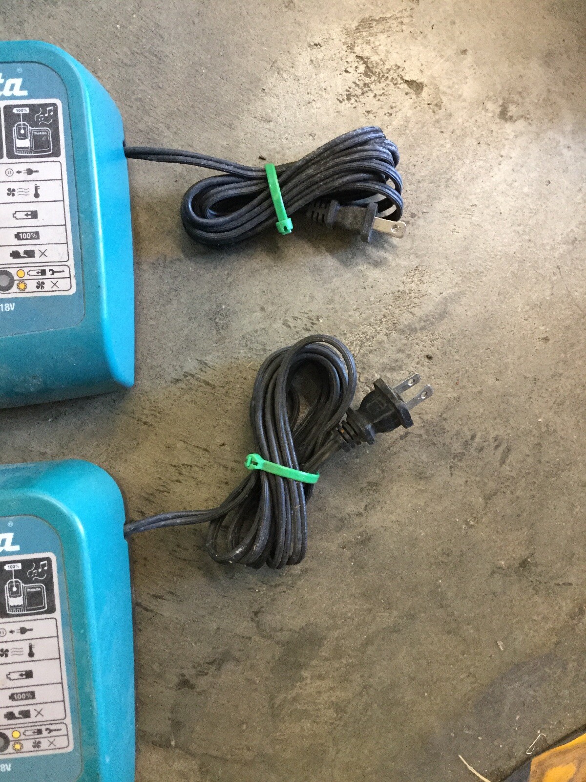 2 MAKITA DC18RA 110V, 7.2 – 18V NI-MH – LI-ION BATTERY FAST CHARGERS