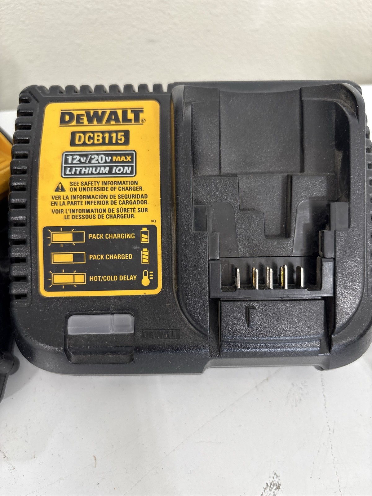 DeWalt 20V MAX Lithium-Ion Battery’s & DCB115 Charger