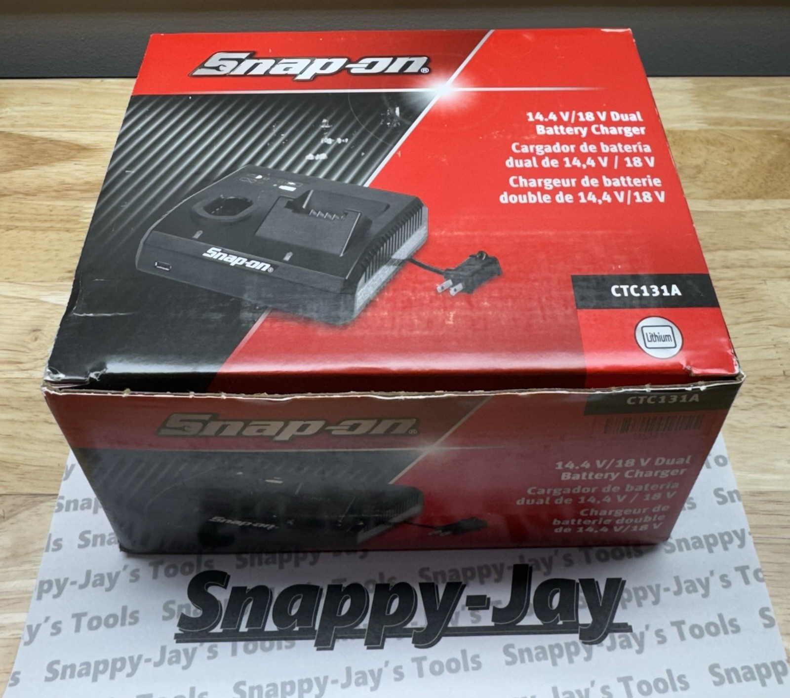 Snap-On Tools NEW 14.4V And 18V Dual Bay Charger CTC131A