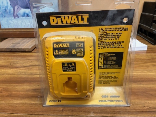 DeWalt DC9319 One Hour Vehicle Charger Heavy Duty 7.2v -18v NiCd NiMH Li-ION NEW
