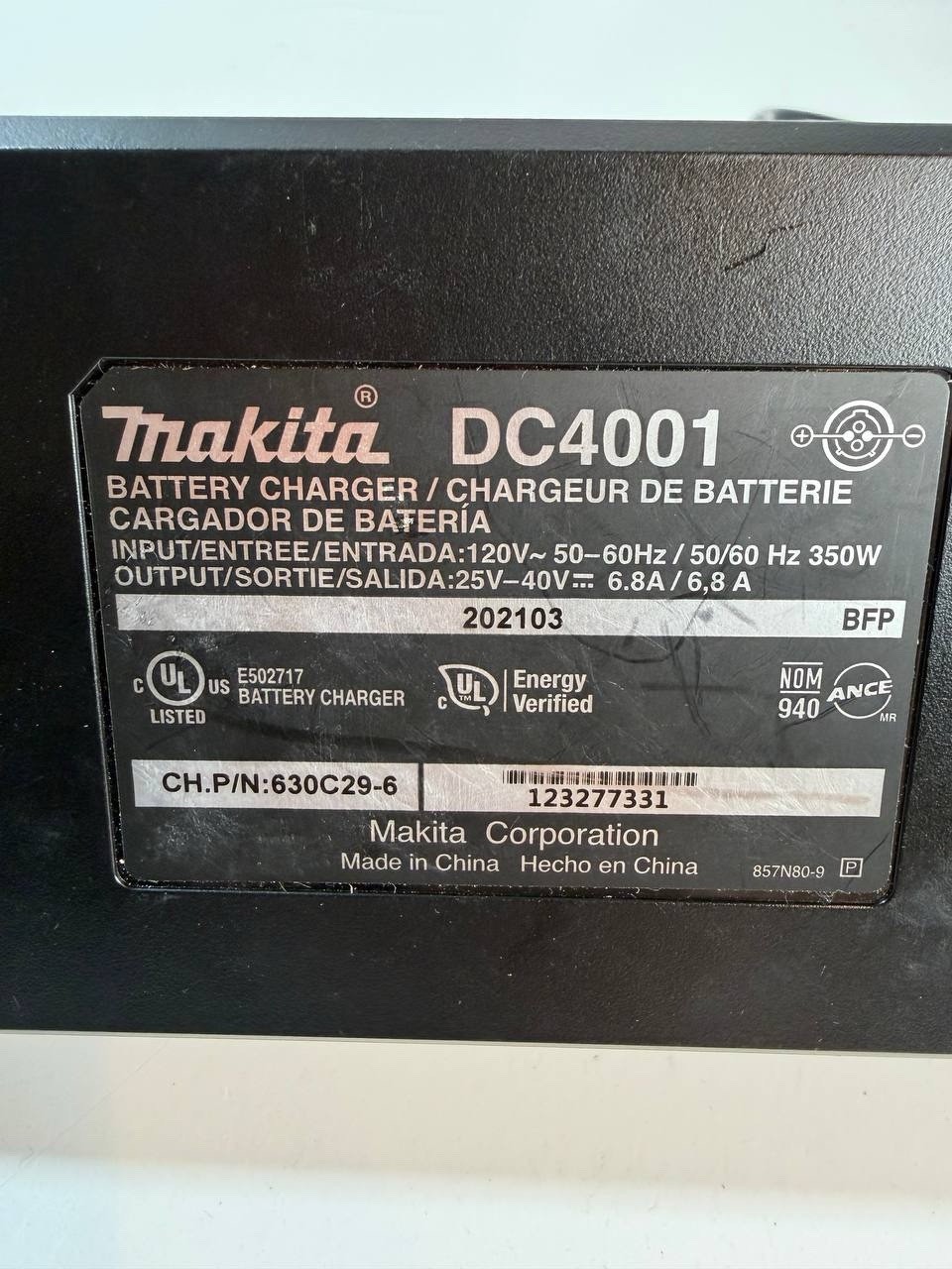 Makita DC4001 40V Max XGT Battery Charger