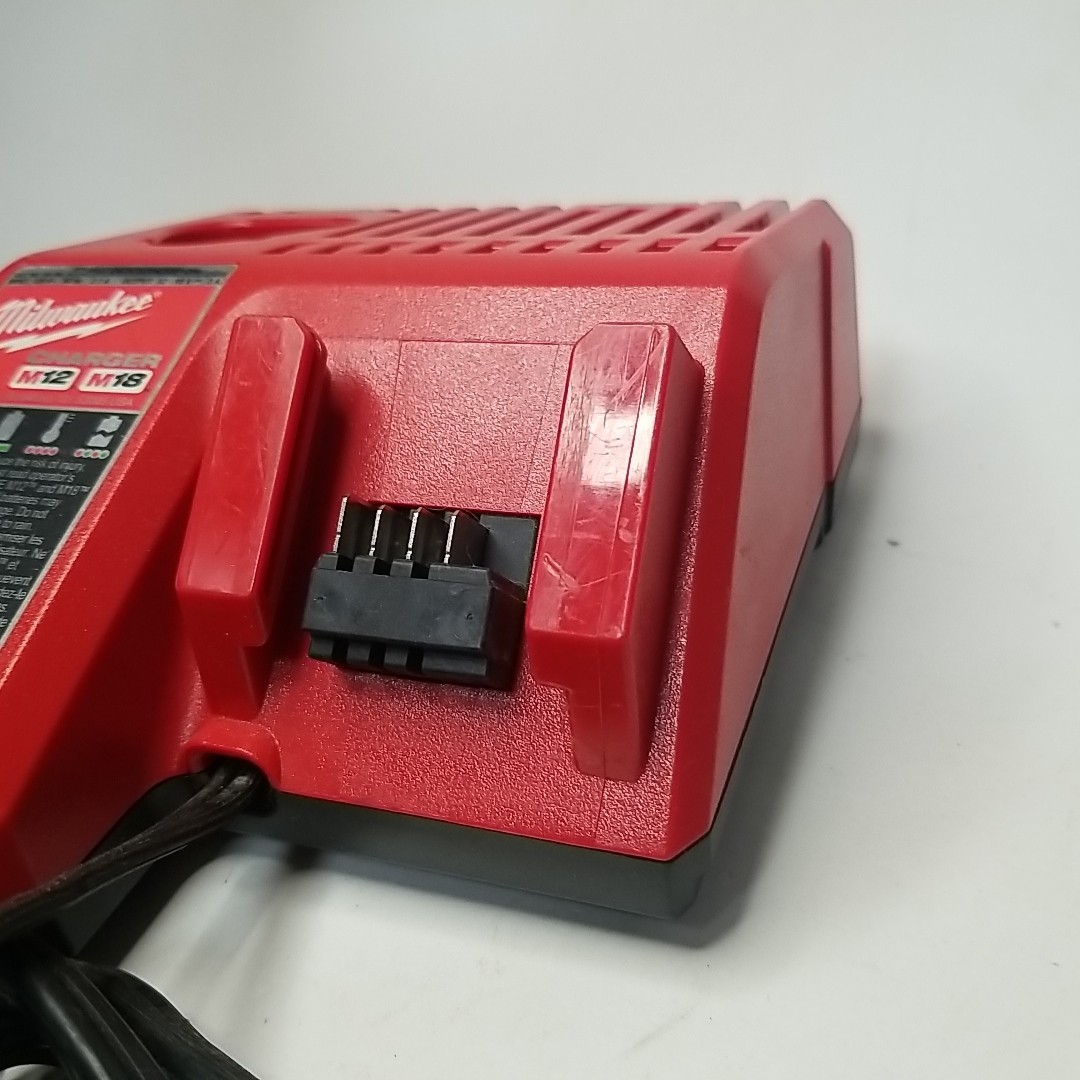 Milwaukee M12 M18 Power Tool Battery Charger Red 12-18V 48-59-1812