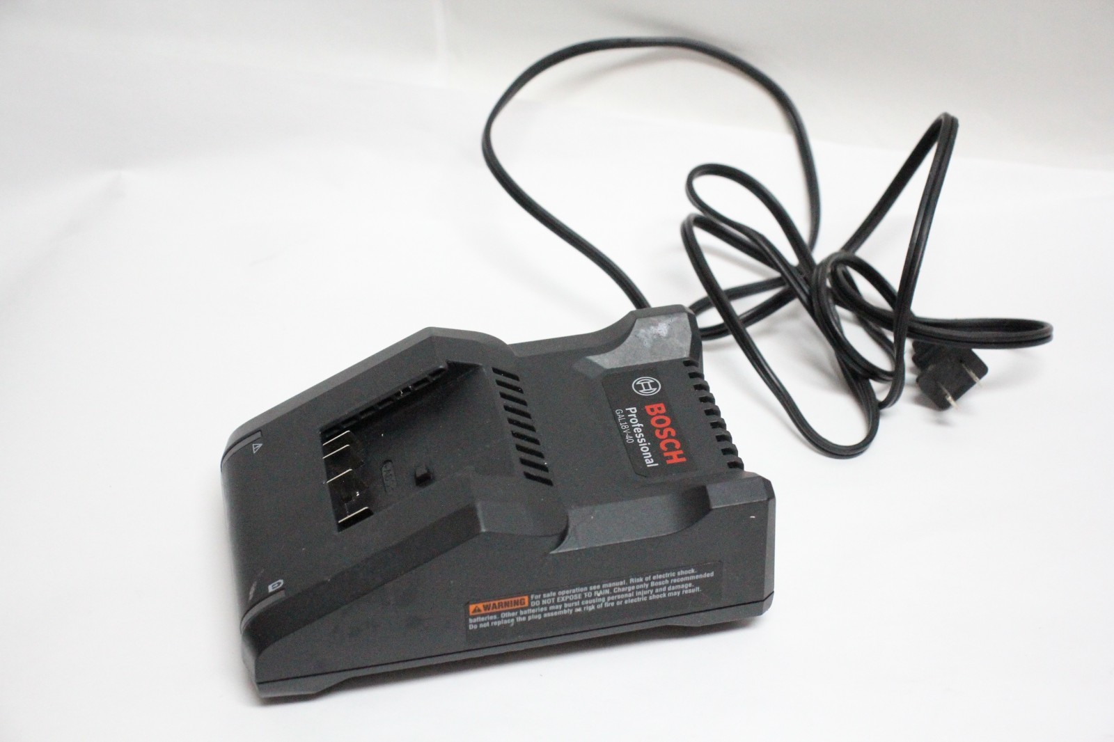 Bosch GAL18V-40 Lithium-Ion Battery Charger