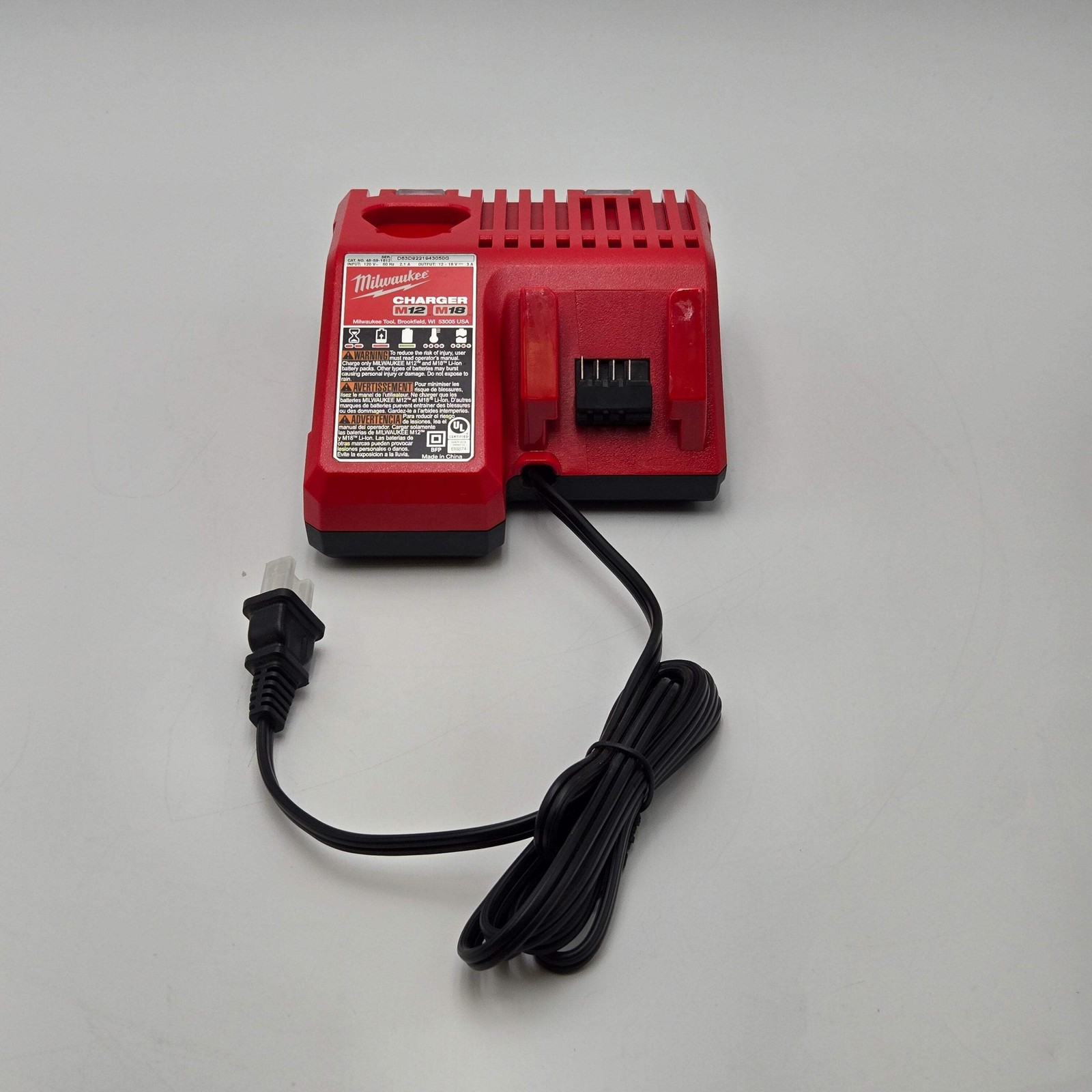 Milwaukee 12V/18V Red Power Tool Battery Charger Model M12 M18 48-59-1812 – New