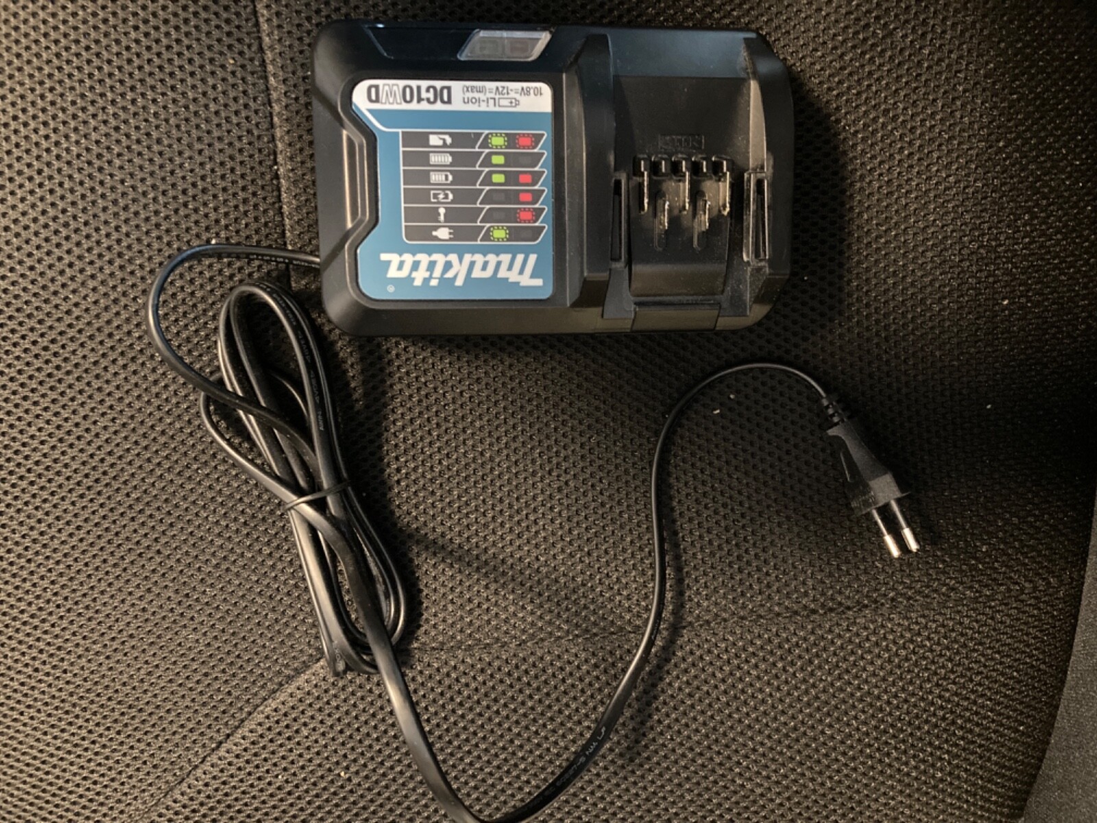 makita 12v battery charger used