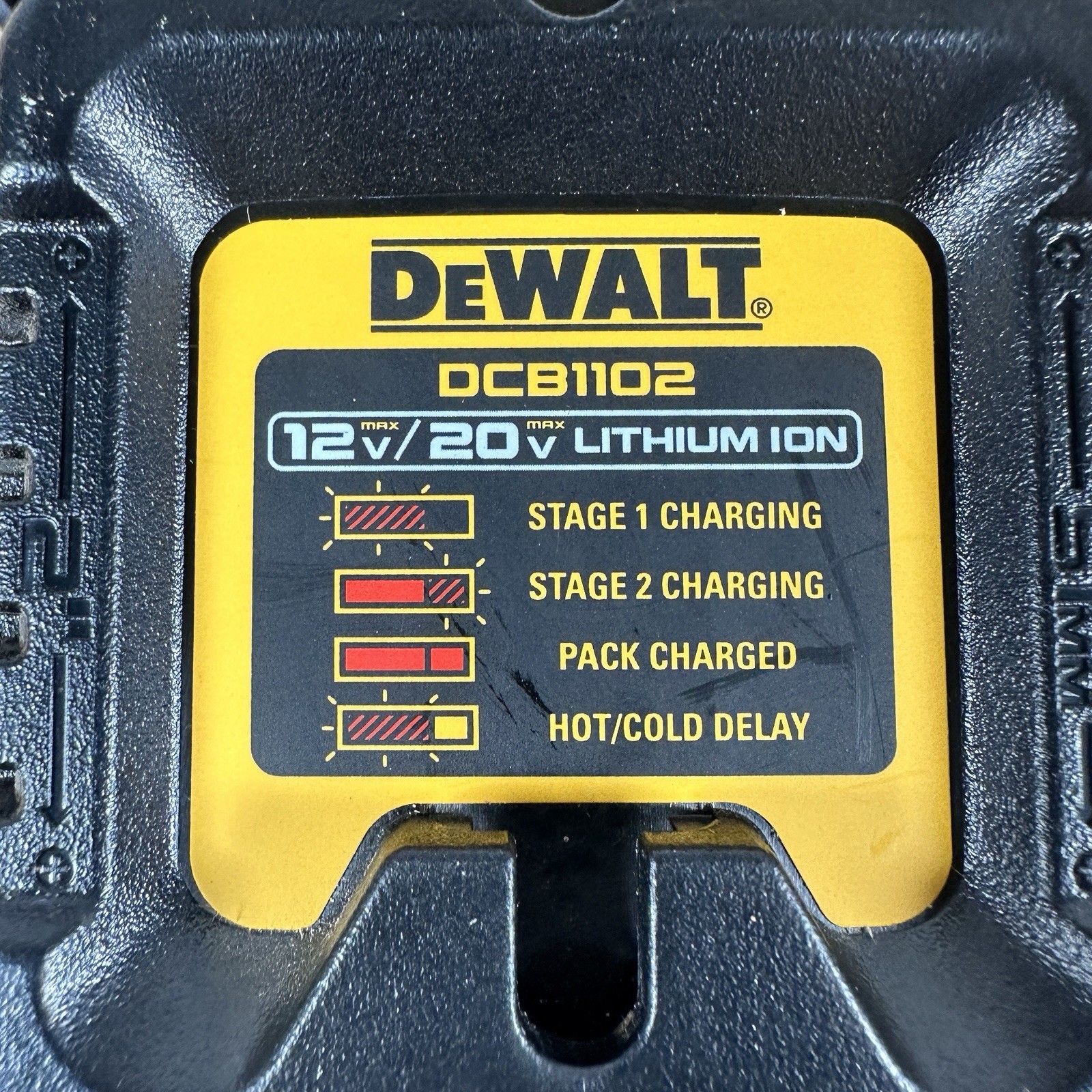 DEWALT DCB1102 12V/20V MAX FLEXVOLT 12Amp Battery Charger TESTED
