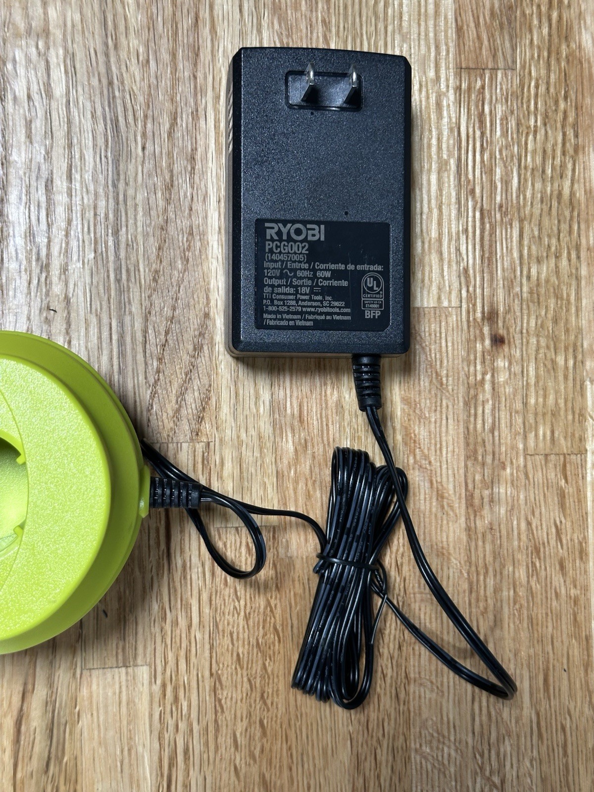 Ryobi ONE+ 18V Lithium Charger PCG002 w/ 18V 2Ah Battery