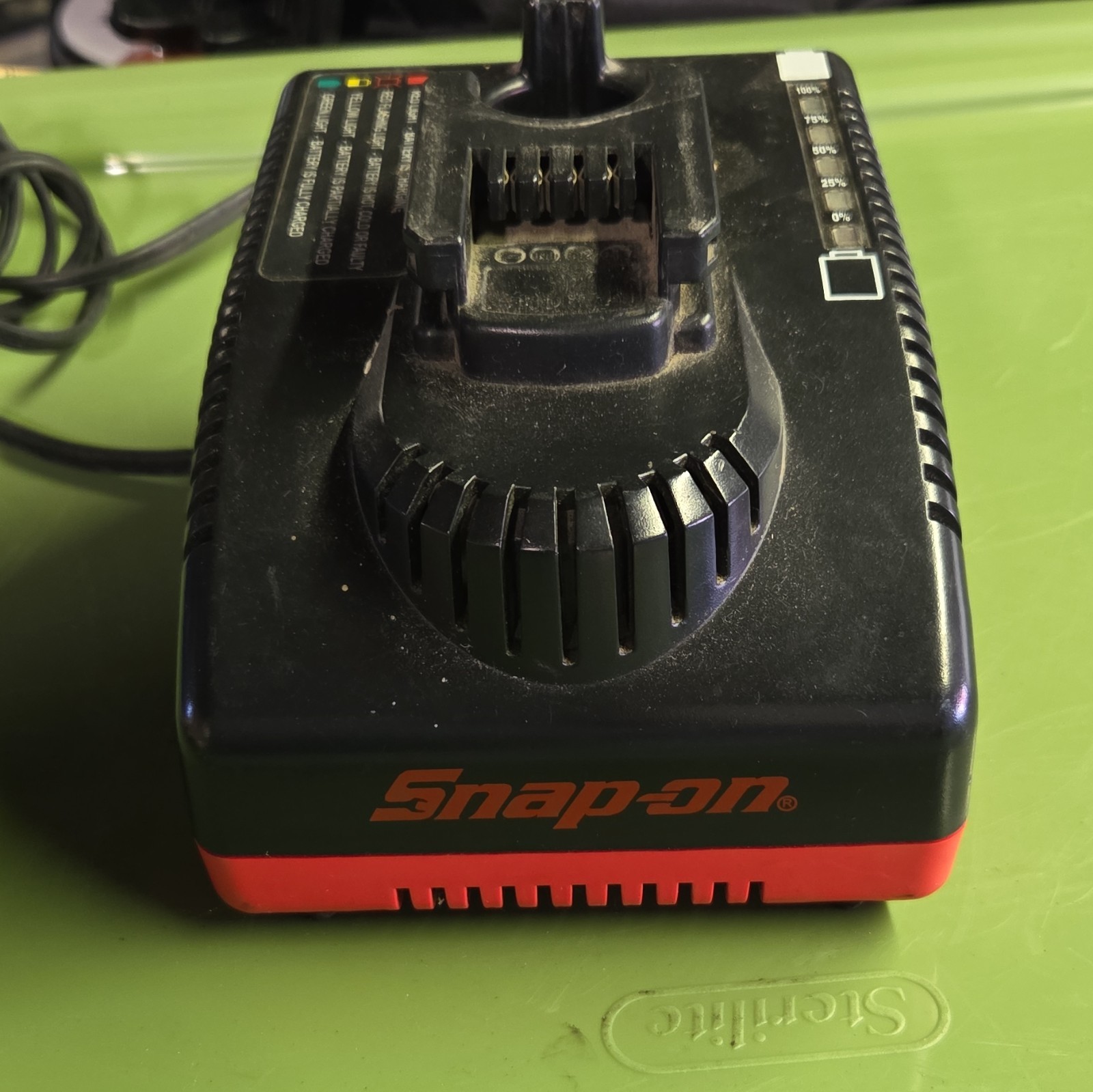 Snap-on CTC420 Power Tool Battery Charger 9.6-18V 1-Battery Bla.ck
