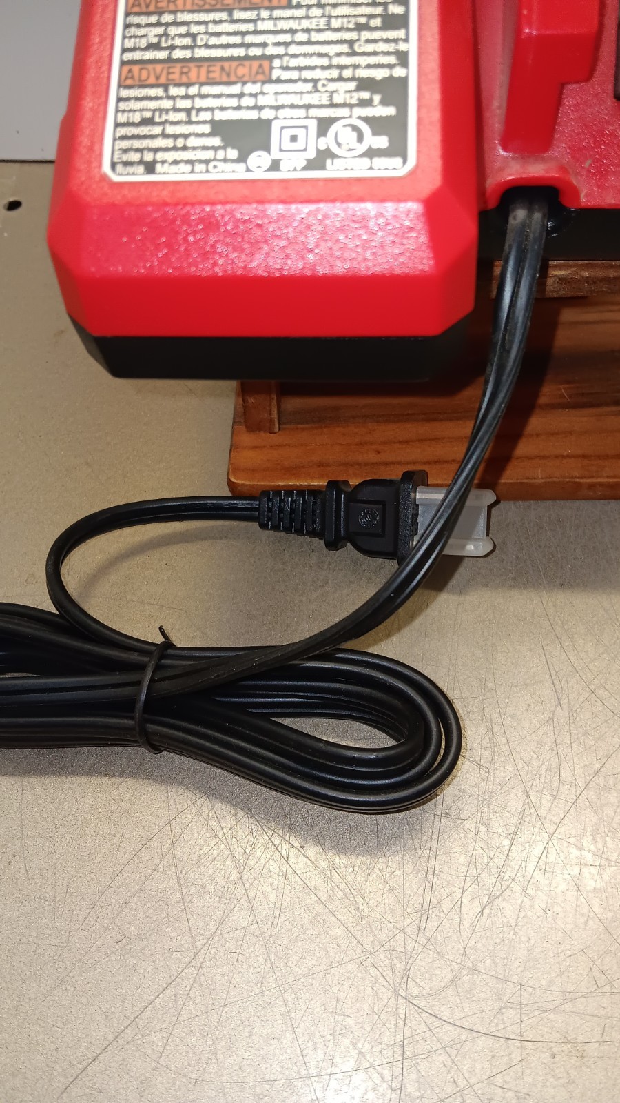 Milwaukee GENUINE New Battery Charger M18 & M12 48-59-1812 Lithium 12 18 Volt