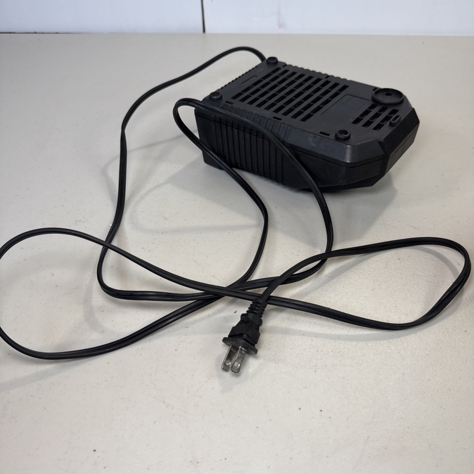BOSCH BC630 14.4 Volt to 18 Volt Lithium Battery Charger BC 630