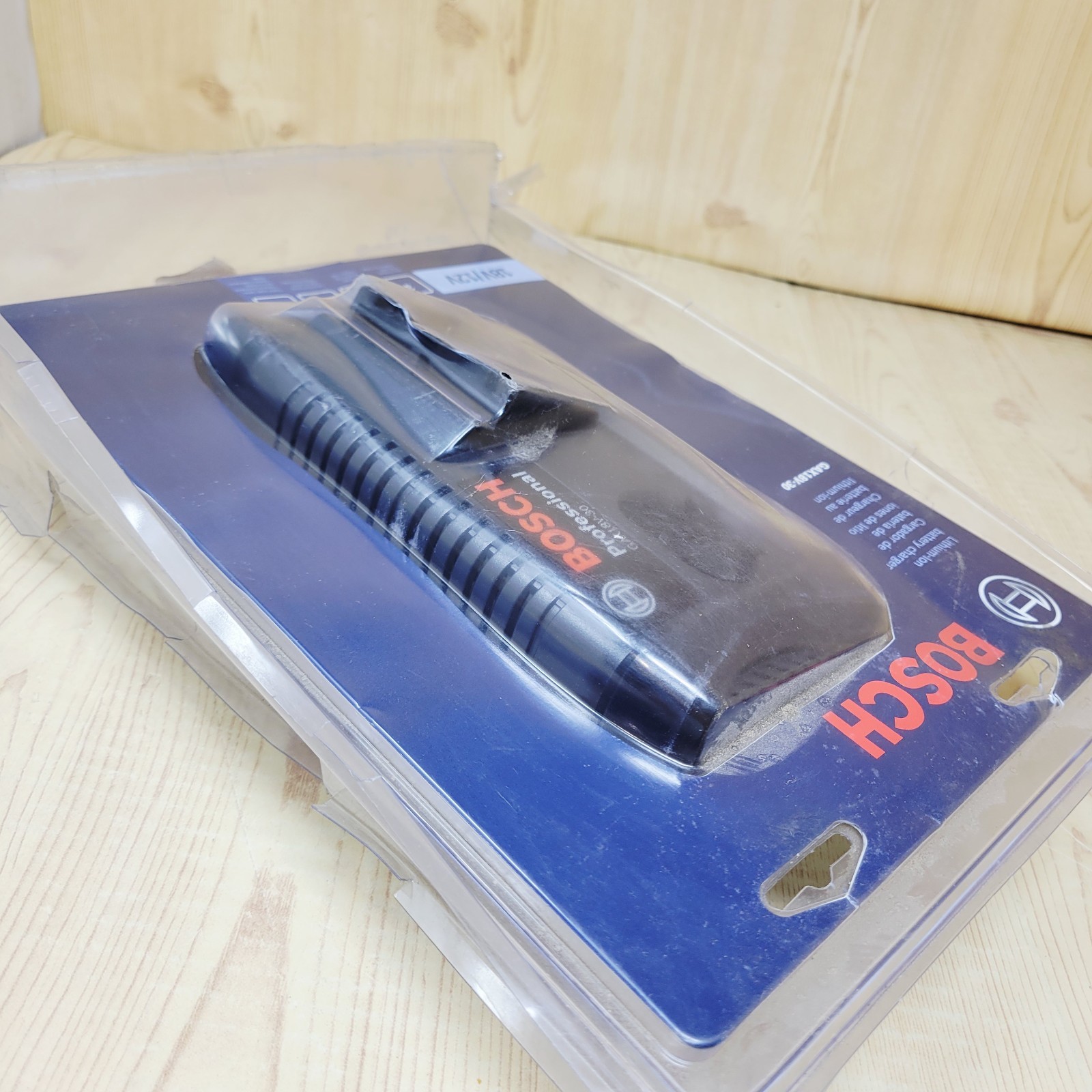 Bosch Gax18v-30 Lithium Ion Battery Charger 12v Max 18v NEW SEALED!