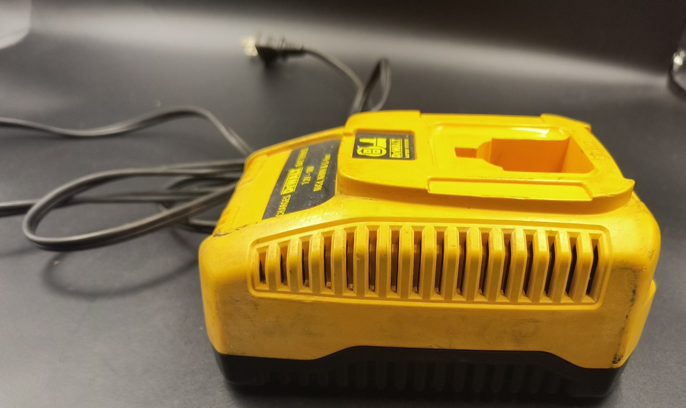 Dewalt Tool Battery Charger DC9310 Yellow For 7.2 To 18v Batteries Speed Charger