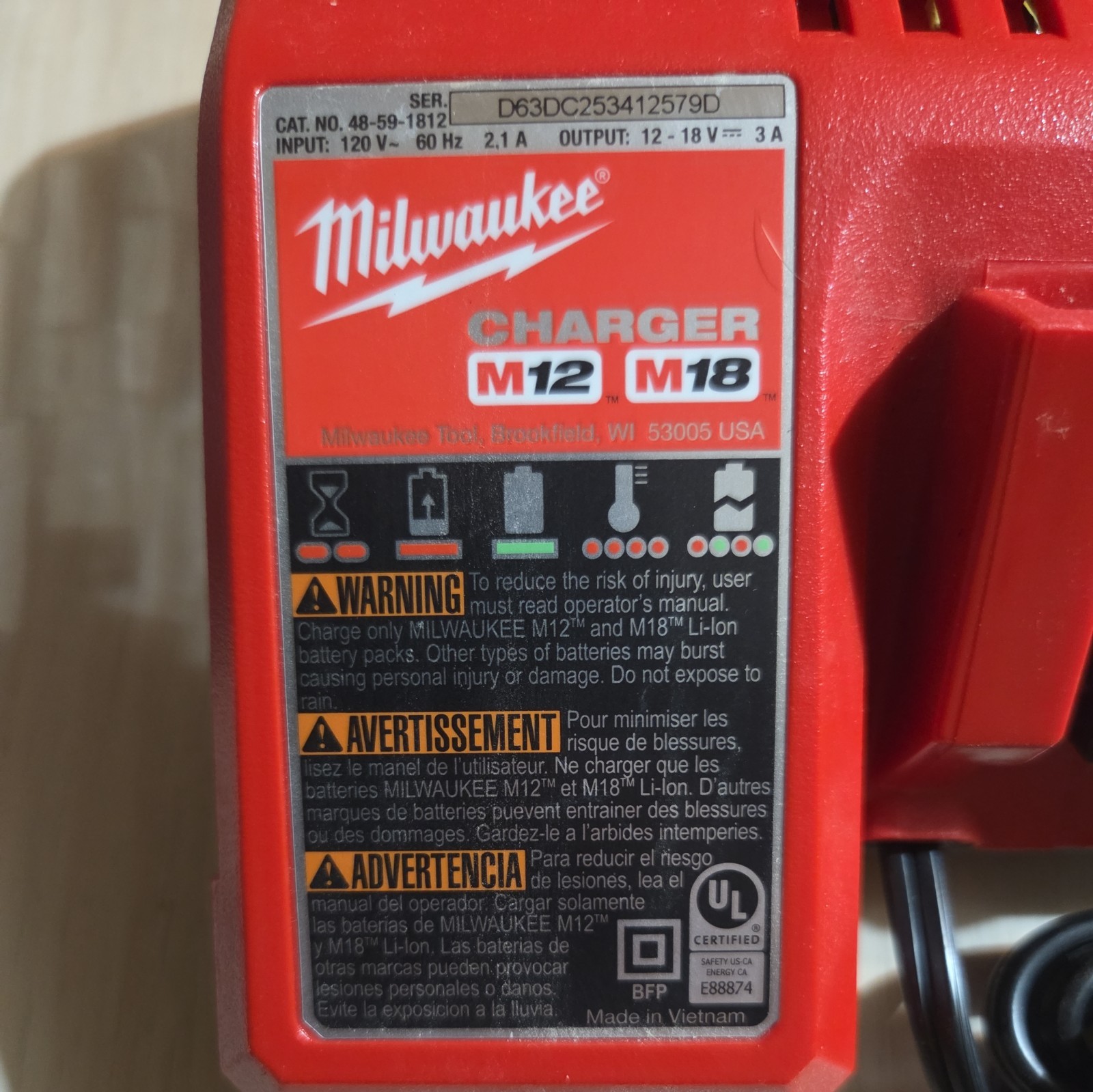 Genuine MILWAUKEE 48-59-1812 18V M12 / M18 LITHIUM ION CHARGER