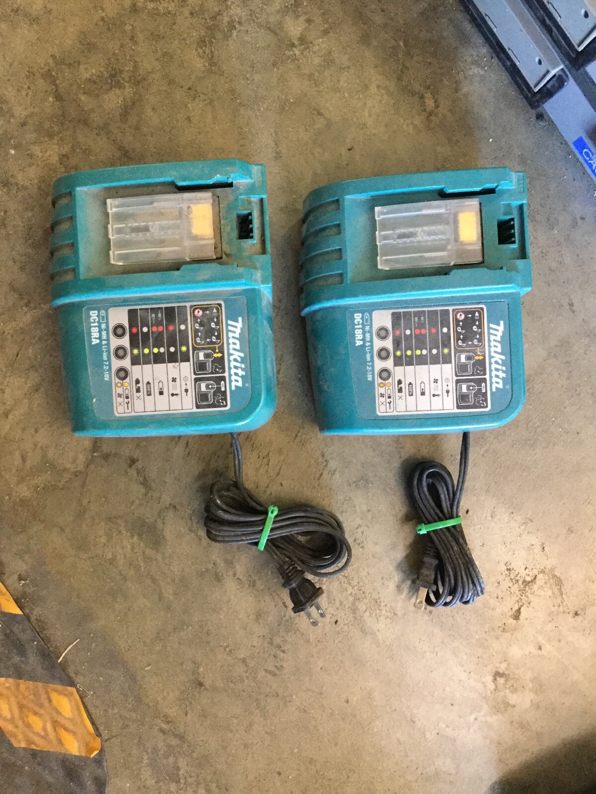 2 MAKITA DC18RA 110V, 7.2 – 18V NI-MH – LI-ION BATTERY FAST CHARGERS