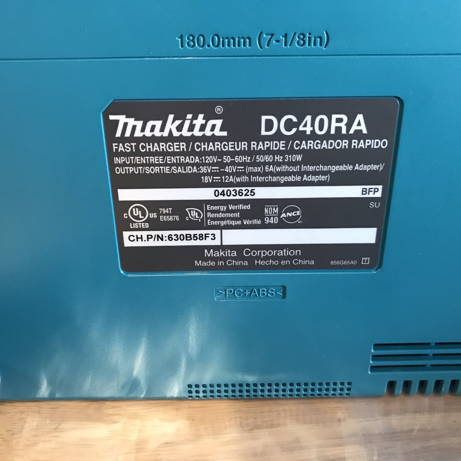 MAKITA XGT MAX 40V DC40RA FAST CHANGER (original)