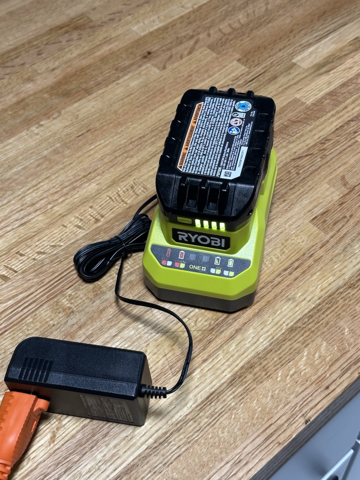 Ryobi ONE+ 18V Lithium Charger PCG002 w/ 18V 2Ah Battery