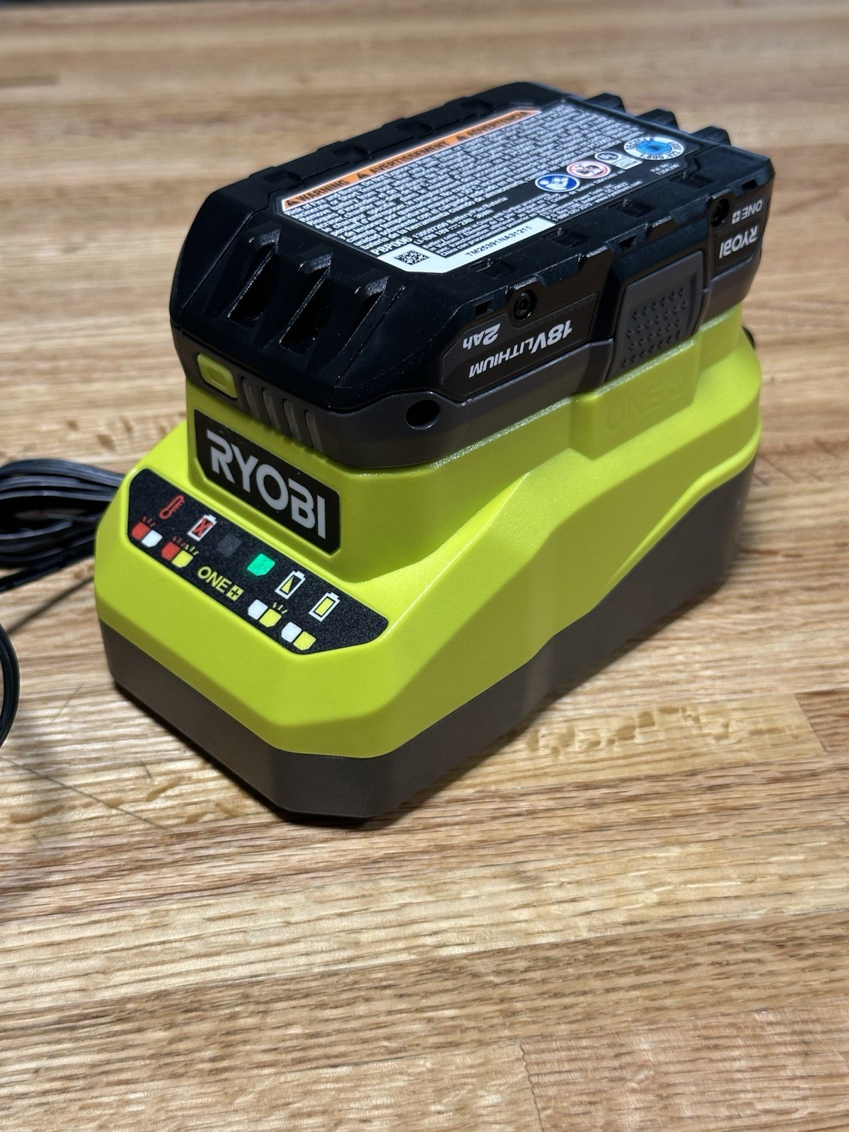 Ryobi ONE+ 18V Lithium Charger PCG002 w/ 18V 2Ah Battery