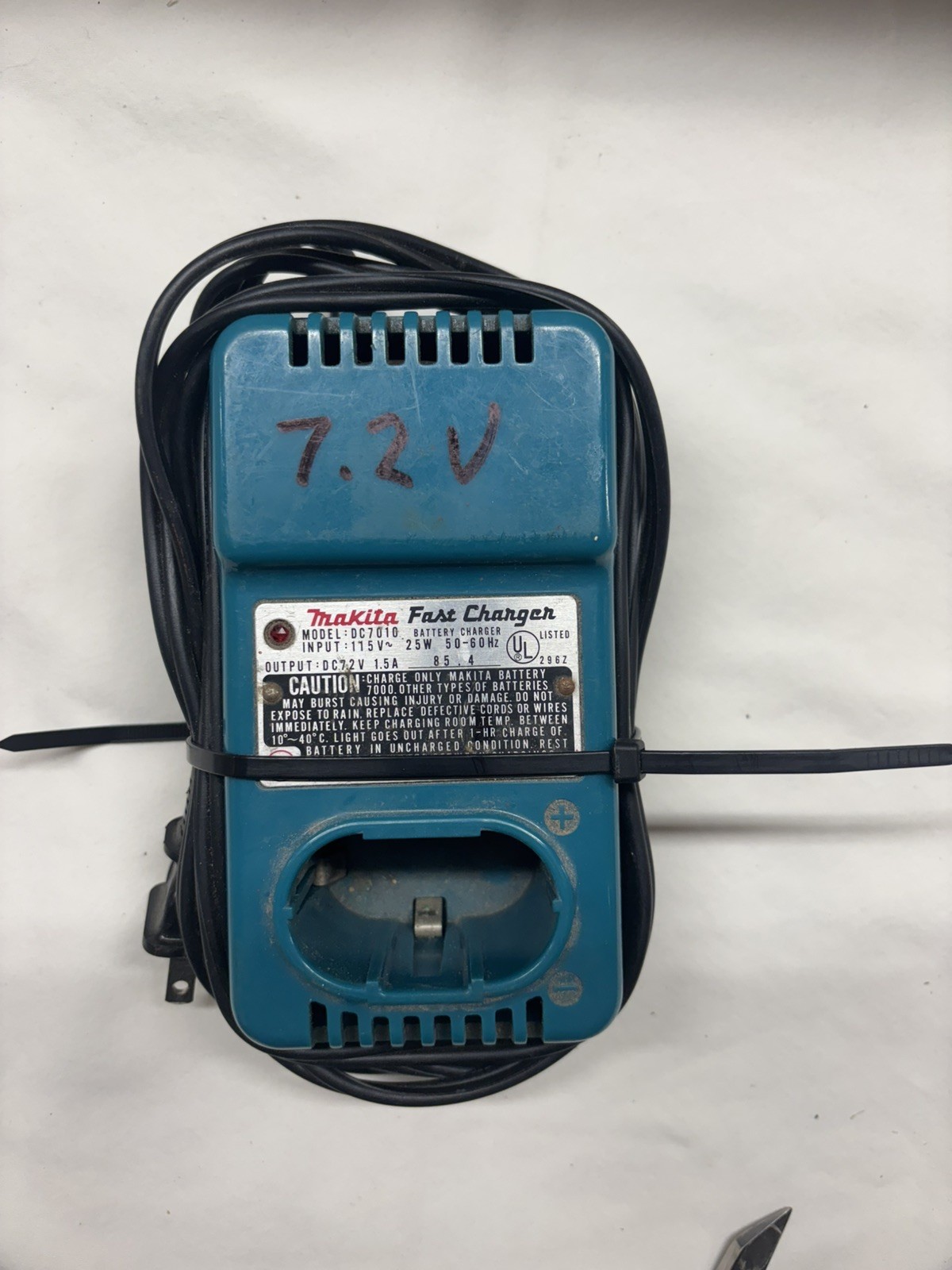 Makita Fast Charger Model DC7010 DC 7.2V Battery Charger