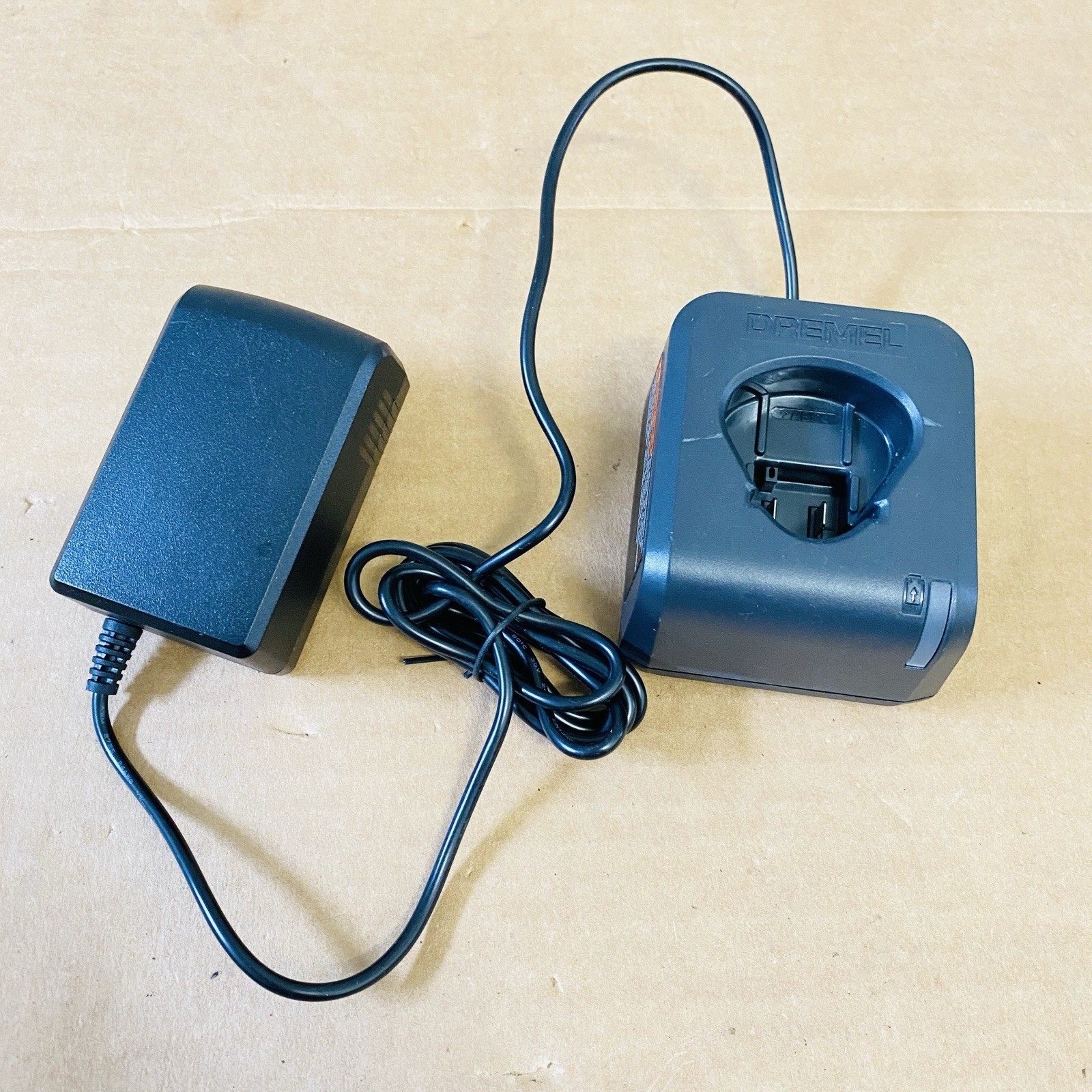 DREMEL GAL12V-20 OEM 7.2V 10.8V 12V Max Lithium Battery Charger , Tested Works