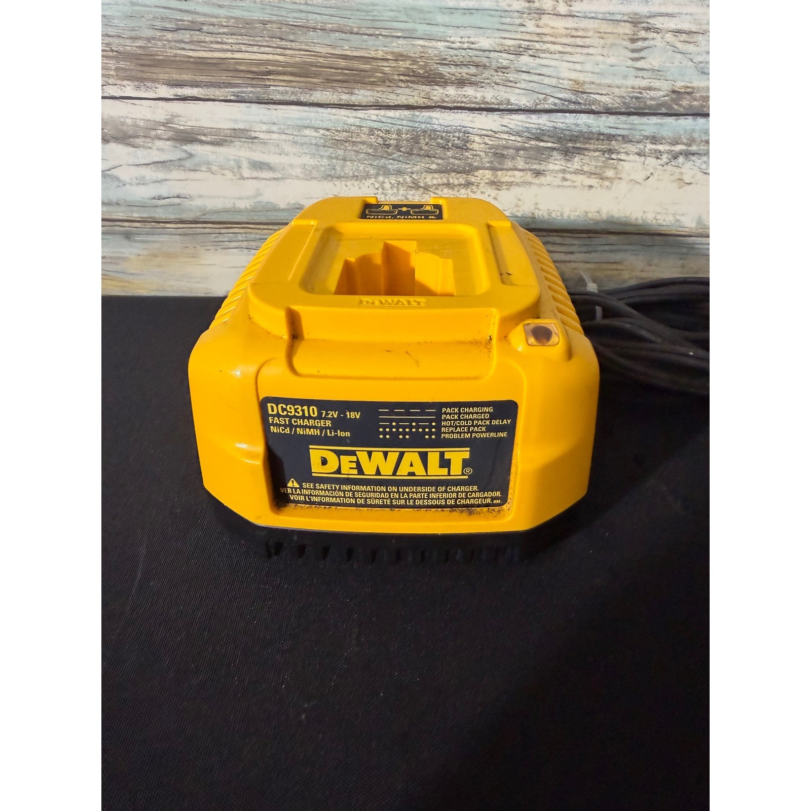 DeWalt DC9310 Battery Charger 7.2V-18V Yellow Good NiCd NiMH Li-Ion Fast Charger