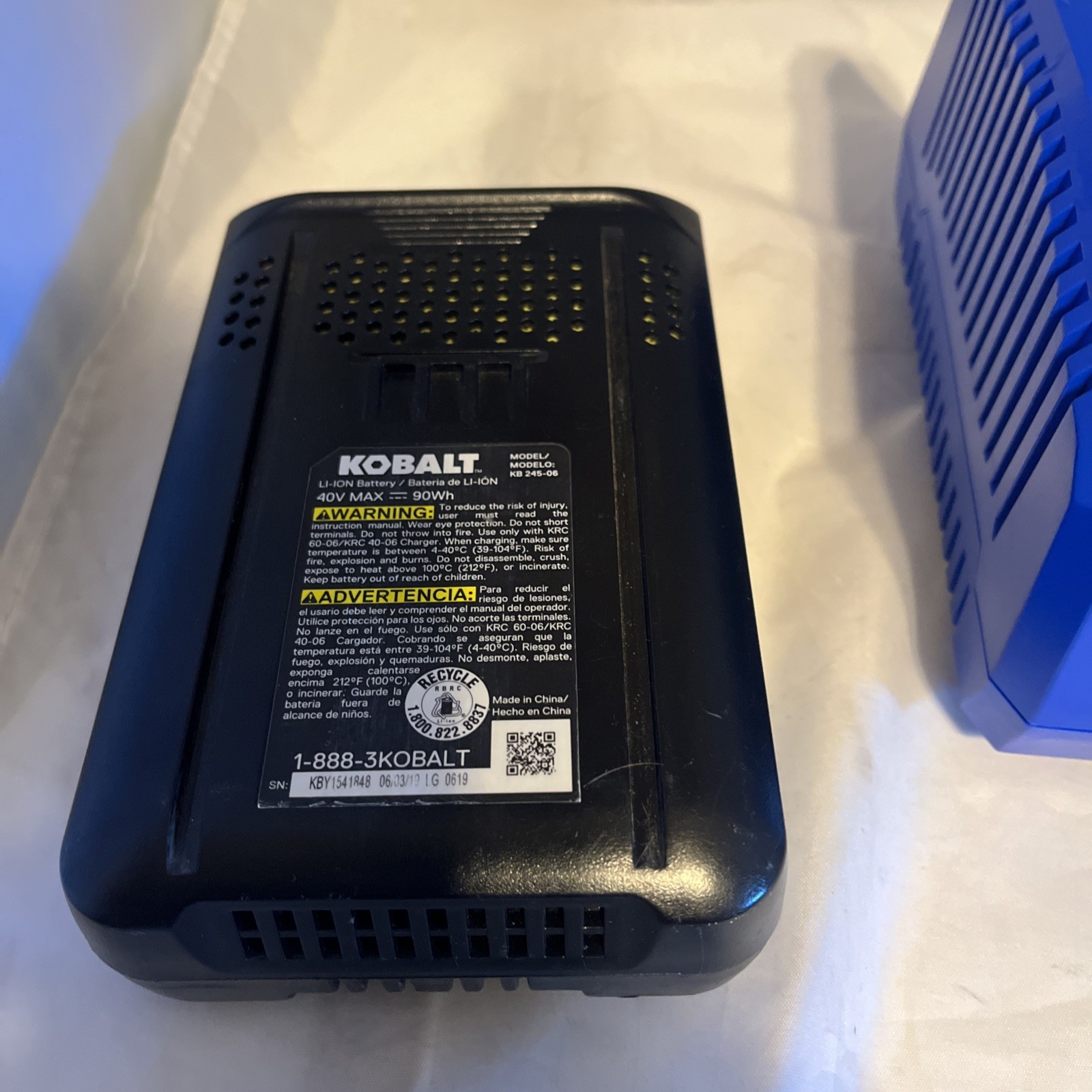 Kobalt 40V Max Lithium Ion Battery 2.5 Ah And Charger