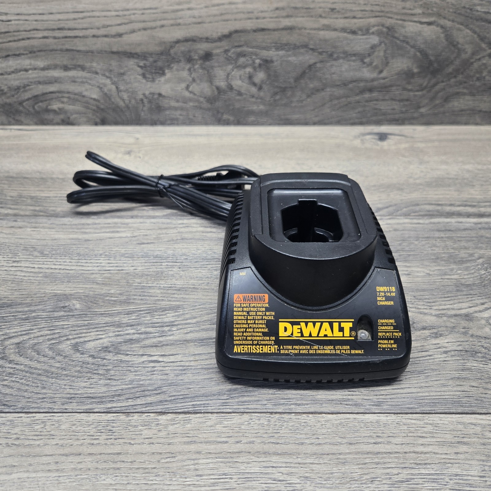 DeWALT DW9118 7.2V -14.4V 1.5A NiCd Battery Charger Genuine OEM ~ Tested