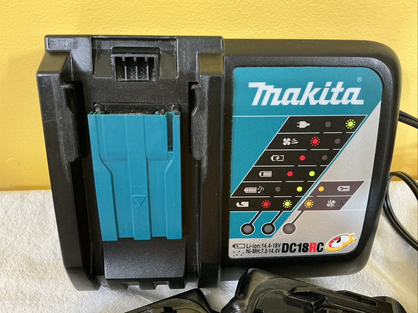 Makita Fast Charger DC18RC & Two Lithium-Ion 2.0 Ah 18V Batteries Charged!