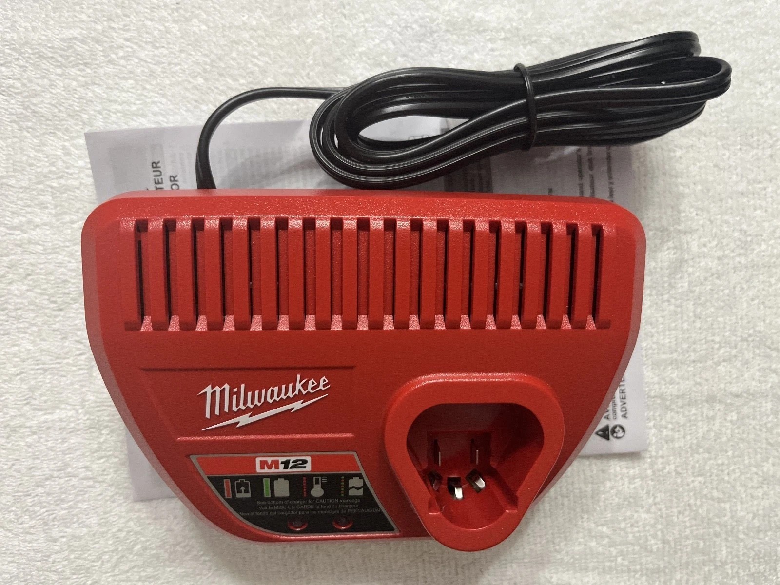 New Milwaukee M12 Battery Charger Genuine 48-59-2401 Lithium-Ion 12 Volt 12V