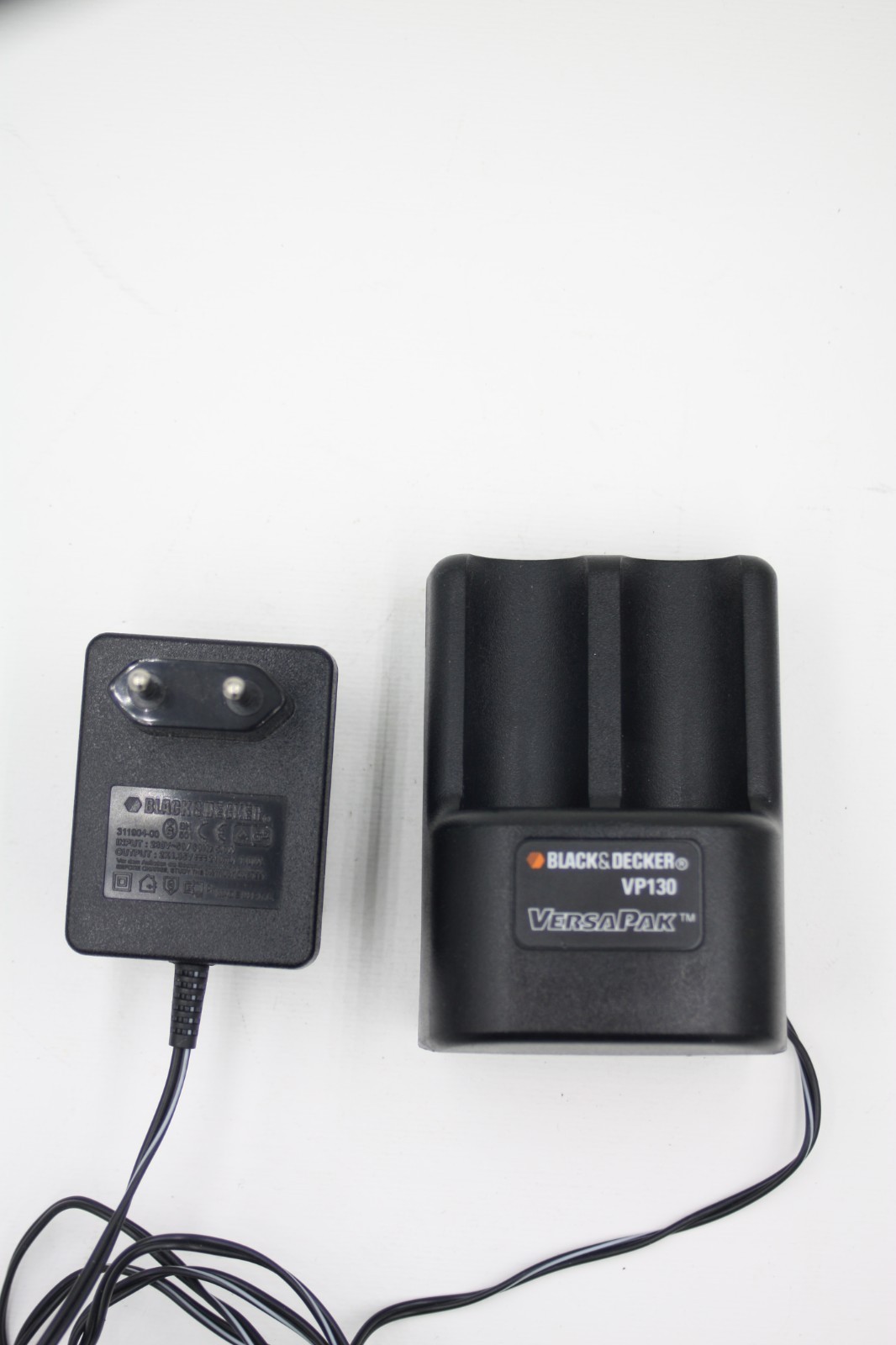Black & Decker VersaPak VP130 Dual Battery Charger – Original EU Plug