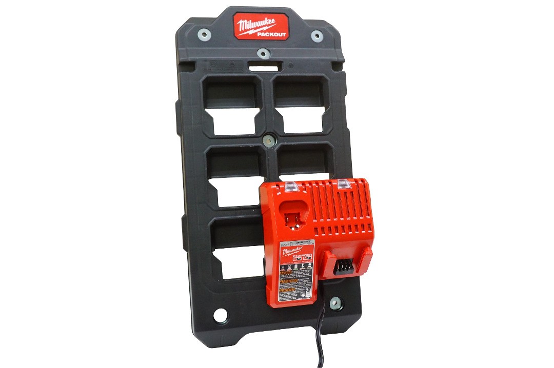 M12 M18 Battery Charger Mount Milwaukee Compact Wall Plate PACKOUT 48-22-8486