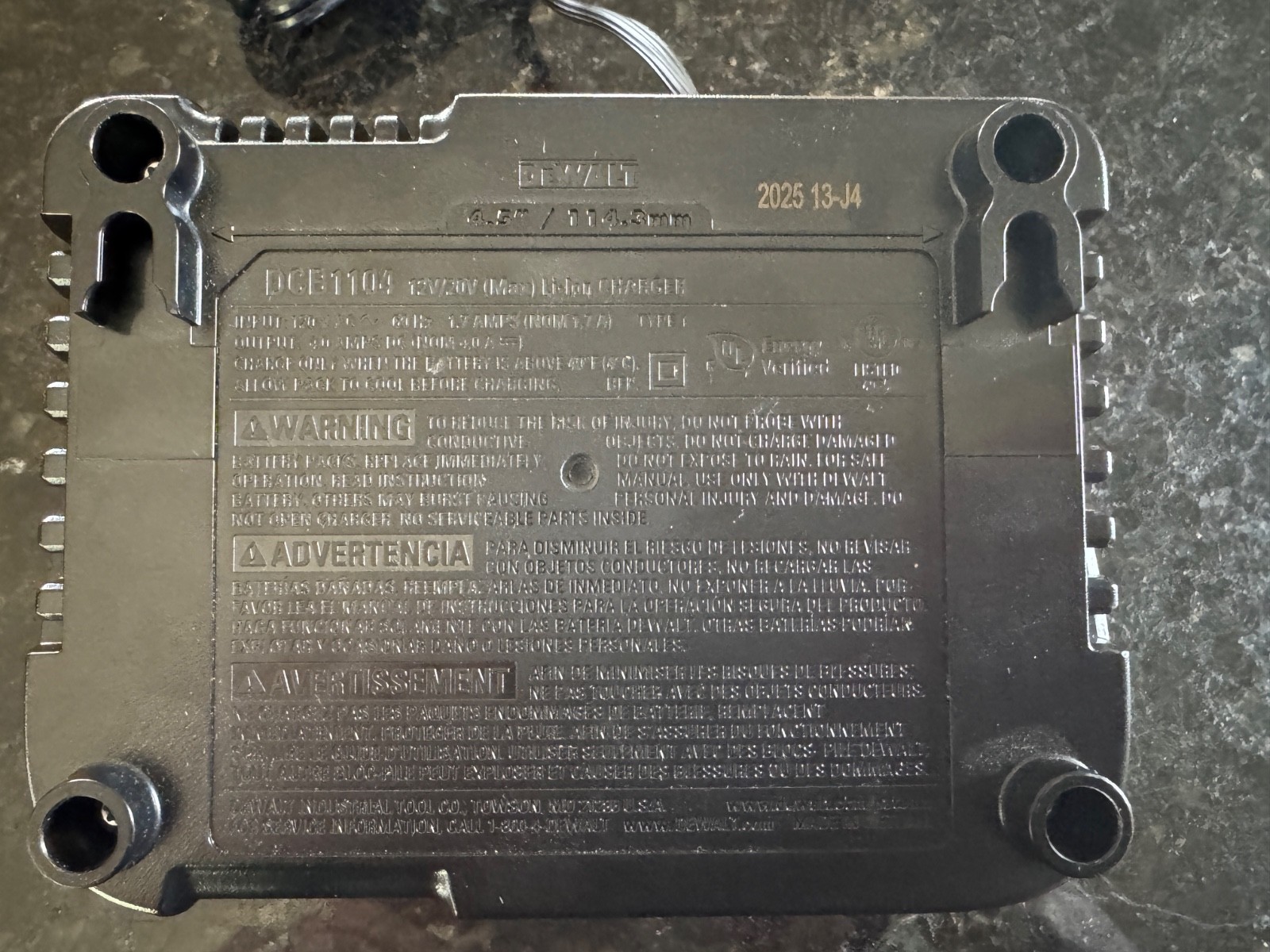 (DCB1104) DeWalt 12V/20V/60V MAX Li-Ion 4 Amp Fast Battery Charger – FREE SHIP