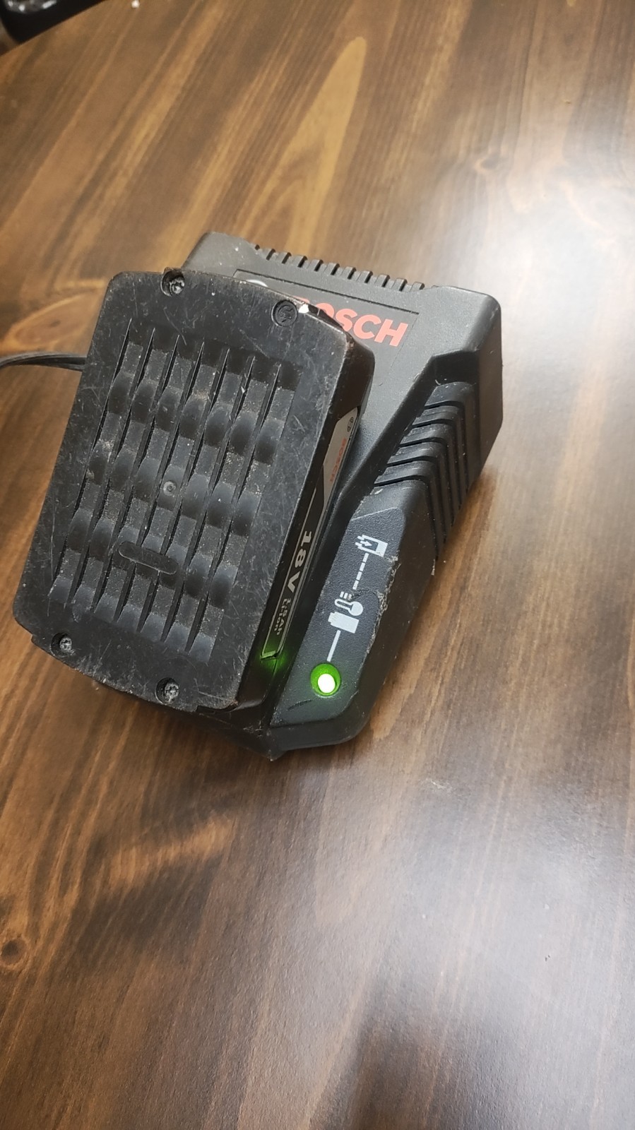 Bosch GAL18V-40 Lithium-Ion Battery Charger With Battery